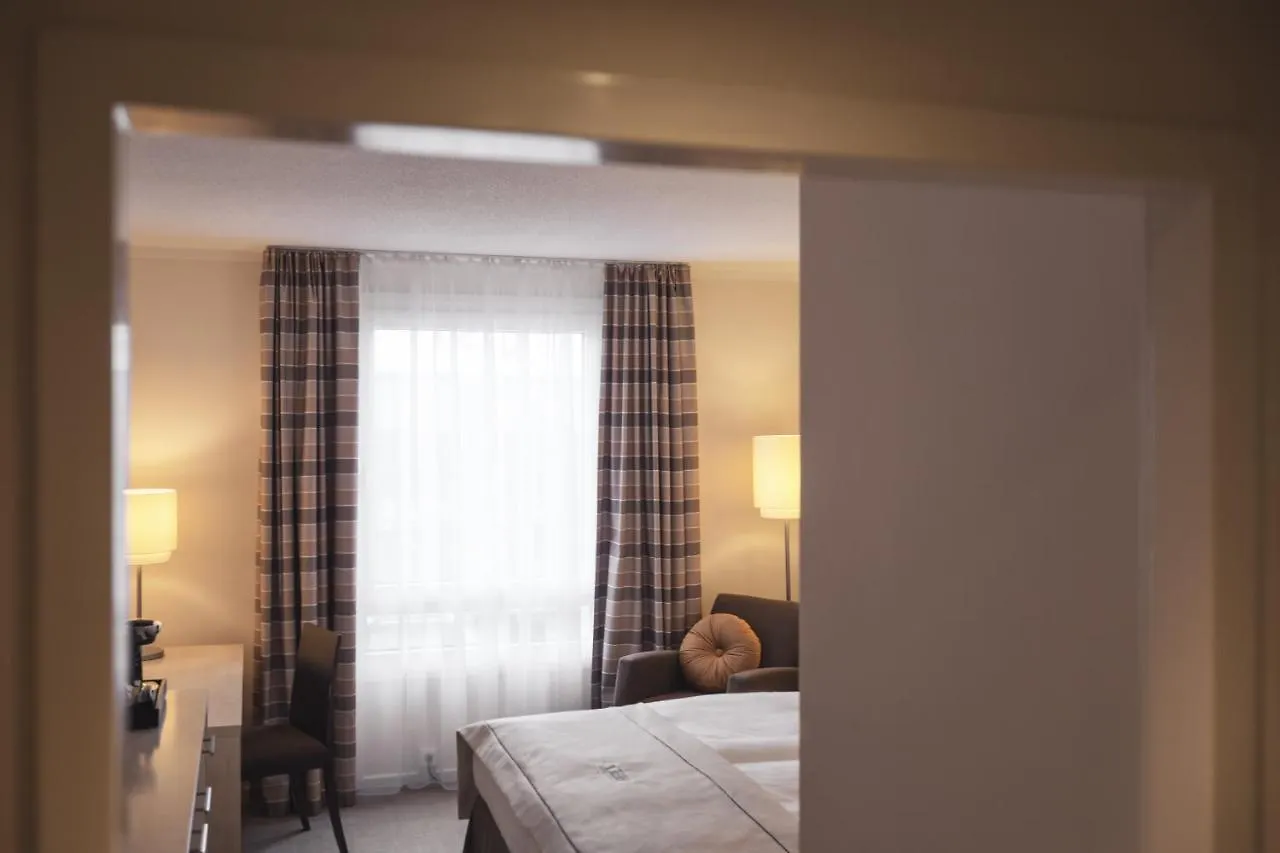 Select Hotel Hamburg Nord 4*,